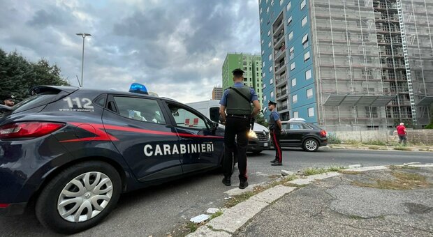 Tor Bella Monaca, maxi operazione carabinieri dopo l'agguato: decine di perquisizioni