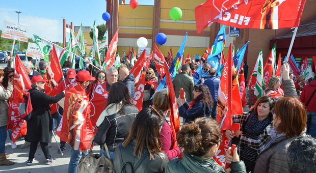 Osimo e Offagna tremano per i lavoratori di Auchan