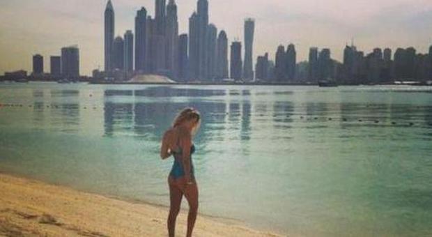 Natalia Bush, lato B esplosivo tra i grattacieli di Dubai