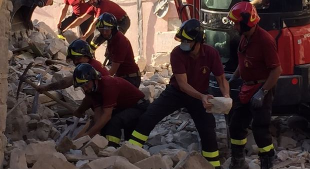 I Vigili del Fuoco specializzati di Udine lavorano senza sosta a Cittareale