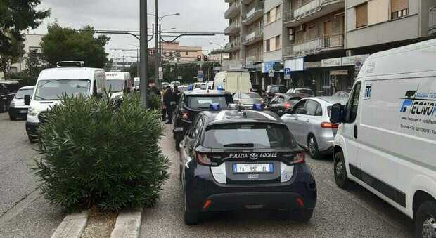Lecce, prima lo studente, oggi un anziano: ancora un pedone investito sui viali. Allarme sicurezza