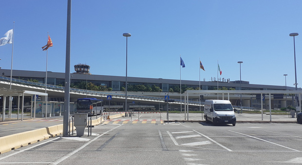 Aeroporto Marco Polo di Tessera ieri 14 giugno