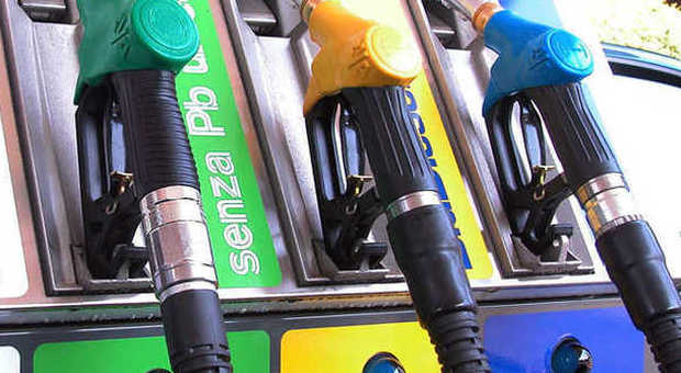 IL costo della benzina ora è molto più acessibile
