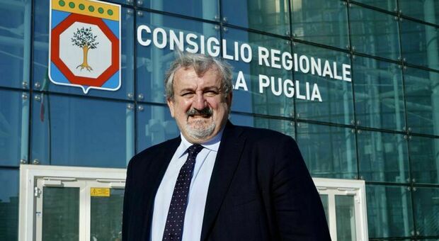 Puglia, la solitudine di Emiliano: i diktat di M5s, SI e Azione e i primi addii del suo staff