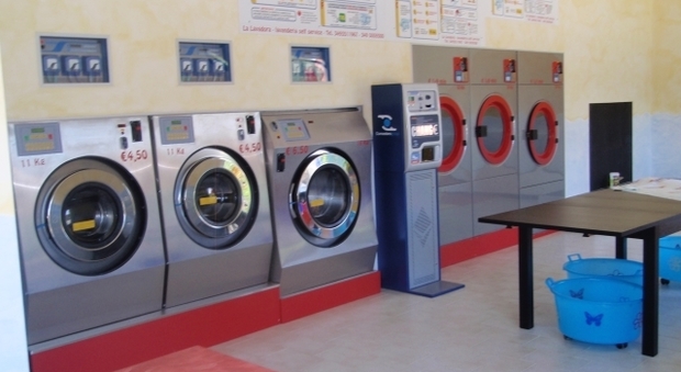 Una lavanderia automatica