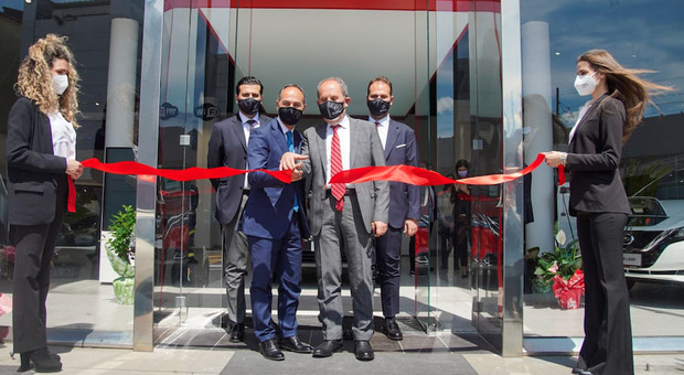 Nissan Center inaugura le nuove sedi di Agnano e Casoria e presenta il nuovo Qasquai col presidente Toro