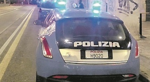 Ancona, minaccia la ex e le sfascia l'auto con un martello: 70enne denunciato