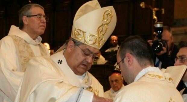 Don Angelo Ragosta ordinato sacerdote a Napoli dal cardinale Sepe