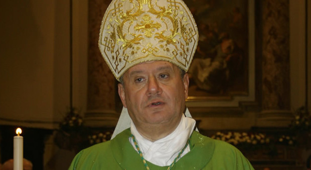 Rifiuti, scarcerati i fratelli Pellini. Il vescovo di Acerra: «Si umiliano i cittadini e s'incoraggiano certi comportamenti»