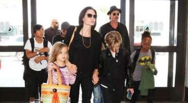 Angelina Jolie, Brad Pitt e i loro sei figli
