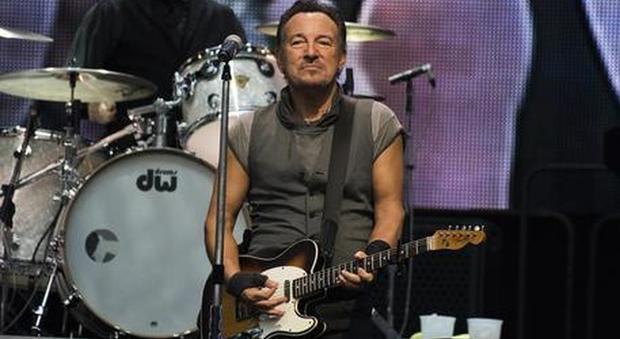 Bruce Springsteen, le vendite di un suo live finanzieranno fondo per le vittime degli uragani