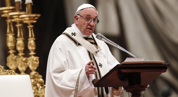 Il Papa ai preti: omelie brevi e chiare, altrimenti i fedeli si addormentano