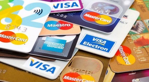 Antitrust: no a sovrapprezzo per chi paga con carta di credito