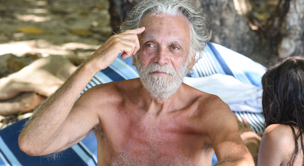 Isola dei Famosi 2019, Riccardo Fogli smonta il corna - gate: «Mi fido ciecamente di mia moglie» ( credits. uff stampa Magnolia)