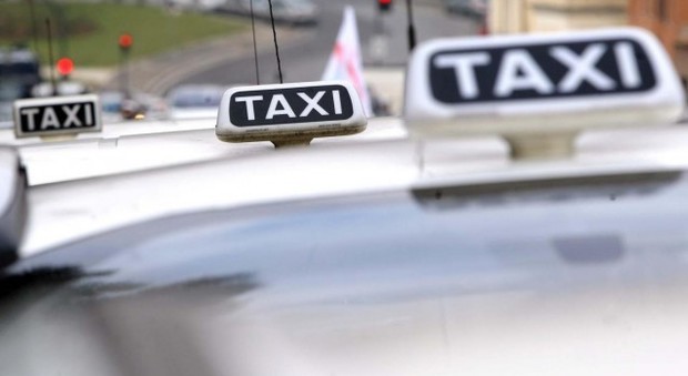 Napoli, taxi, patto tra il sindaco e Langella in arrivo aumenti del 20 per cento