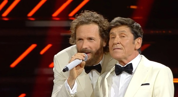 Sanremo 2022: Jovanotti prima il duetto con Morandi e poi torna sul palco e declama la poesia "Bello Mondo" di Mariangela Gualtieri