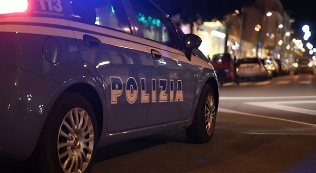 L'intervento della polizia a Borgo Sant'Antonio Abate