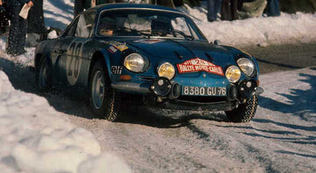 Una delle mitiche Alpine che negli anni '70 dominavano la scena rallistica