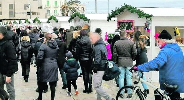 Natale, 30 casette sulla Muraglia: torna il mercatino a Bari Vecchia