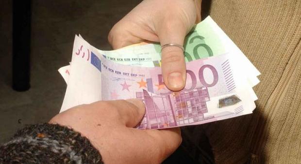 Presta 1000 euro a un uomo e ne pretende 182mila: arrestato usuraio