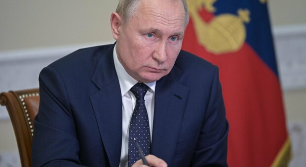 Putin senza pieta contro i pedofili, la Russia aumenta la pena: ergastolo nei carceri siberiani