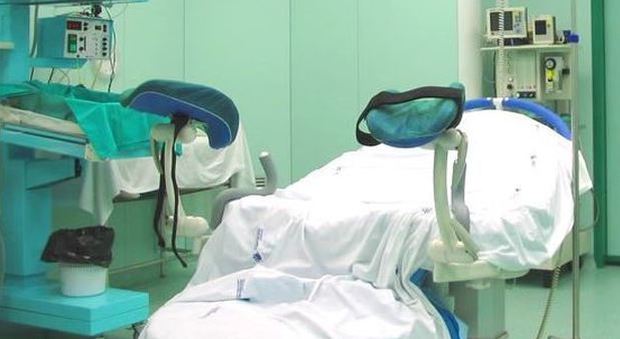 Milano, donna morta incinta di due gemelli: pm indaga per omicidio colposo. Lorenzin manda gli ispettori