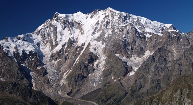 Monte Rosa, precipitano per 800 metri: morti tre alpinisti svizzeri