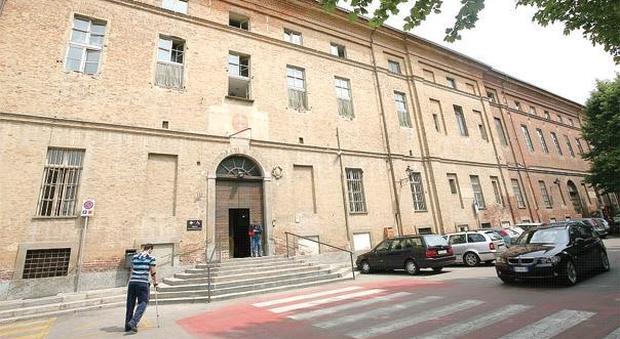 Roma, donna portata in ospedale morta e piena di fratture: aperta un'inchiesta