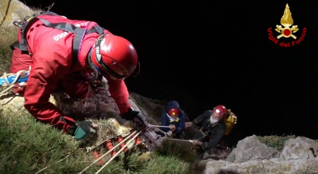 Bloccata sulla scogliera di Portoselvaggio: 53enne salvata dai vigili del fuoco