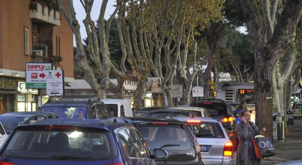 Roma, l'ultima truffa alle assicurazioni: buttarsi tra le auto e fingere di essere investiti