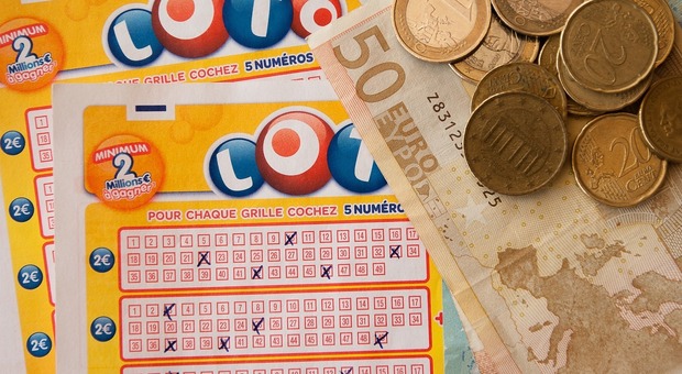 Lotteria, vince il jackpot da 1 milione ma nasconde tutto al marito (ora ex) e deve riconsegnare la somma