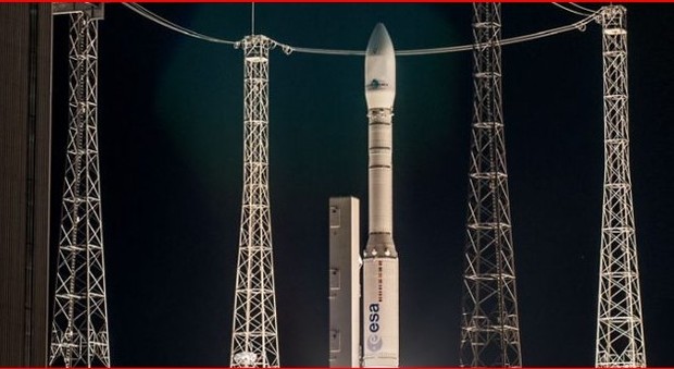Vega, il razzo italiano pronto al lancio con la missione dei record: in orbita con 53 satelliti Segui diretta tv dalle 3.30