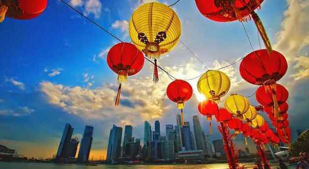 Singapore: le lanterne del capodanno cinese aggiungono un tocco di colore a Marina Bay © wsboon images | Getty Images