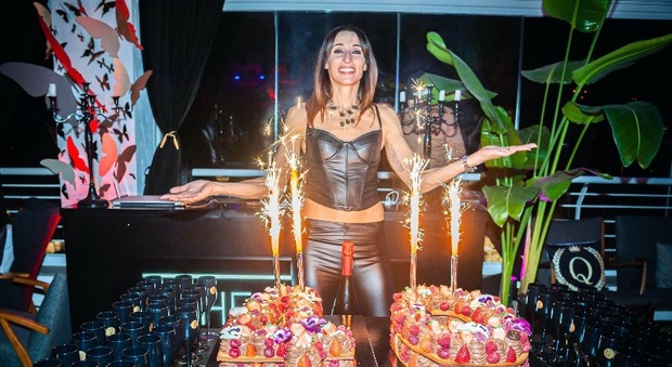 Elisa Di Francisca scatenata alla festa per i 40 anni: la campionessa di scherma mai vista così FOTO
