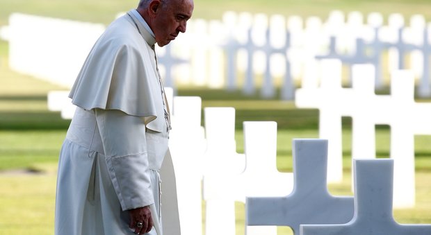Papa Francesco insegna a non avere paura della morte, «non ha l'ultima parola»