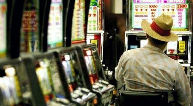 Stregati dal gioco d'azzardo in un anno più di cento in cura