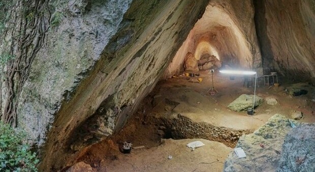 La più antica tomba di un neonato in Europa scoperta in Liguria. «Era una bimba, l'abbiamo chiamata Neve»