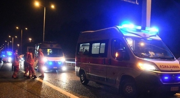 Bergamo, due ragazzi travolti e uccisi da un'auto durante una lite: il conducente fugge e poi torna