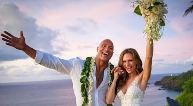 Dwayne Johnson si è sposato: alle Hawaii le nozze a sorpresa di “The Rock”
