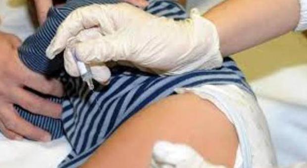 Vaccinazioni, l'Emilia Romagna: «Segnalare alla Procura i genitori che le evitano»