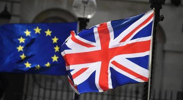 Brexit, i cittadini dell'Ue potranno restare in Gran Bretagna fino al 2023: le nuove regole