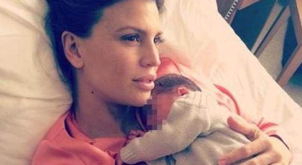Claudia Galanti scompare da Instagram dopo la morte della figlia Indila
