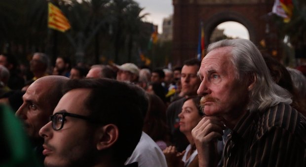 Catalogna, la piazza delusa da Puidgemont: festa rimandata