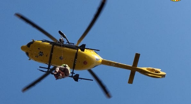 Recuperati con l'elicottero due 21enni in rifugio (foto d'archivio)
