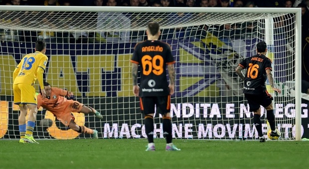 Il Frosinone sciupa, la Roma soffre e poi sbanca lo "Stirpe": 0-3