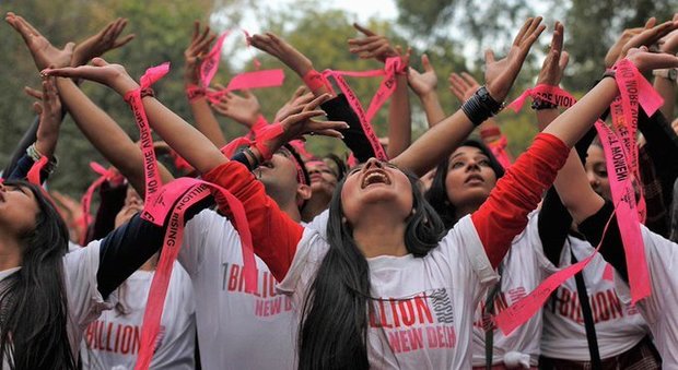 Violenza sulle donne, il 14 febbario flash mob in tutto il mondo: un miliardo a passo di danza