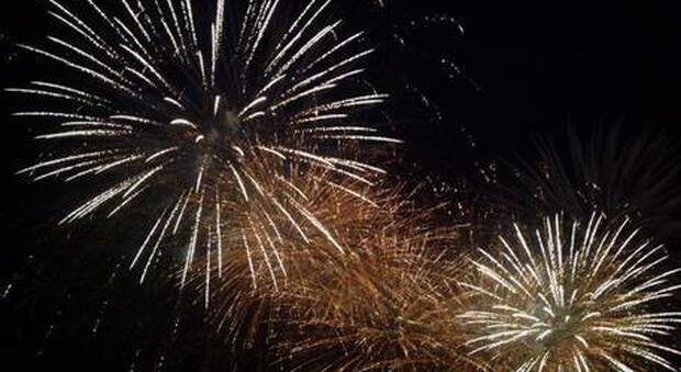 A Capodanno vietati botti e fuochi d'artificio. Raggi: «Garantire la sicurezza dei cittadini»