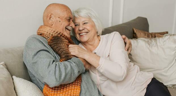 Sposati da 70 anni, Marina racconta il segreto per un matrimonio felice: «Non smettete mai di ridere insieme»