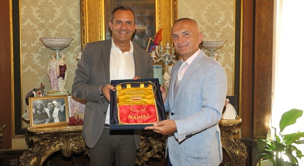 Il presidente dell'Albania da de Magistris: «Con Napoli rapporti intensi e proficui»