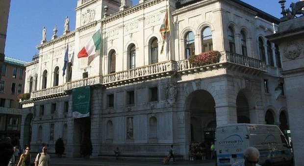 «Il Municipio è dei cittadini»: Giordani riapre le porte del palazzo